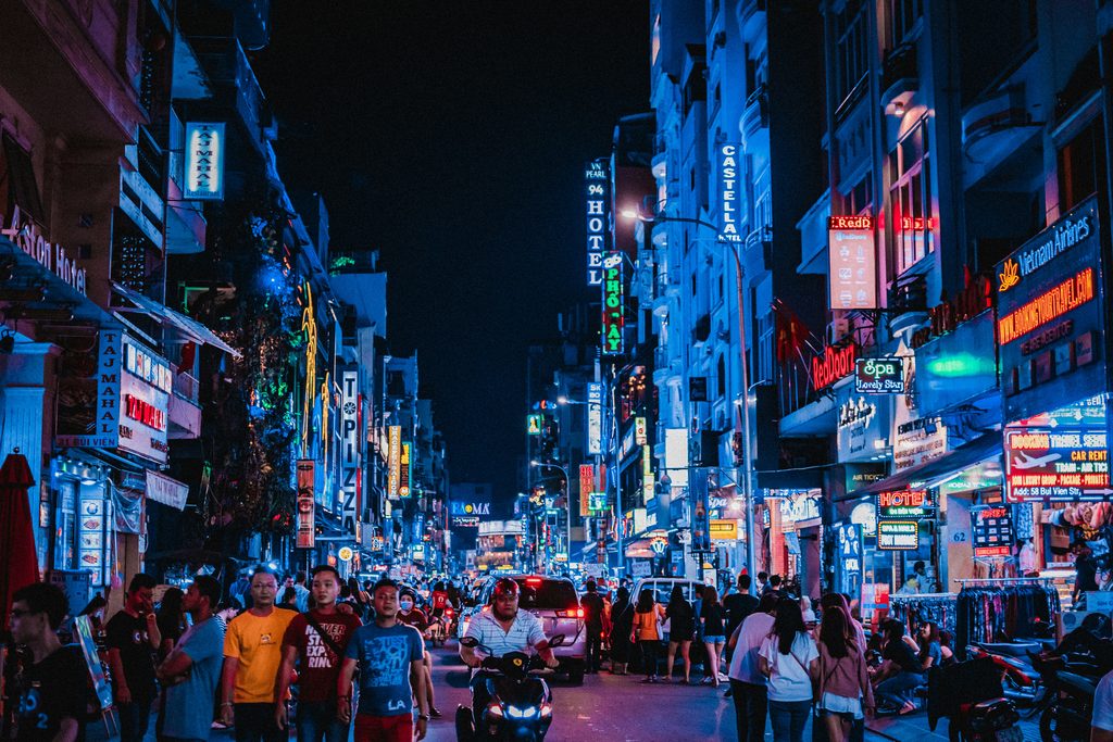 베트남에서 취업·사업한다면 반드시 알아야 할 베트남어 호칭과 예절 | georgios domouchtsidis UtbUQWxElVs unsplash 1 1024x683